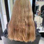 vopsire profesionala par inainte culoare neuniforma cu radacina crescuta si lungimi decolorate